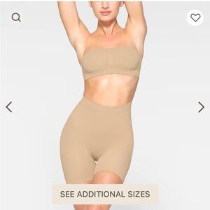 NWT SKIMS seamless sculpt bandeau